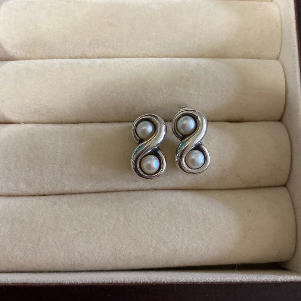 Silver pearl earrings